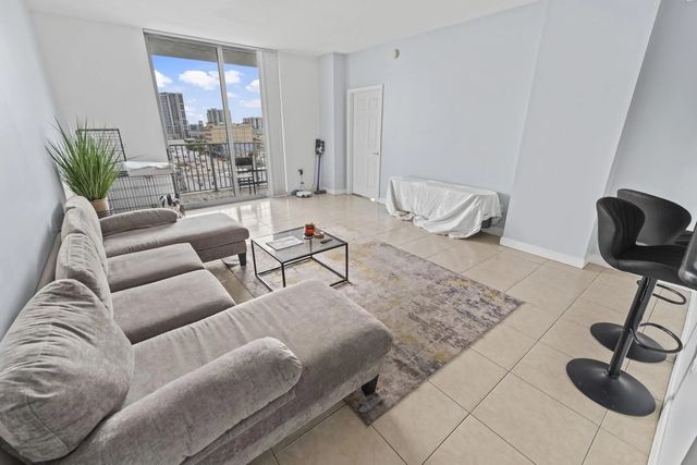 140 S Dixie Highway #813, Hollywood