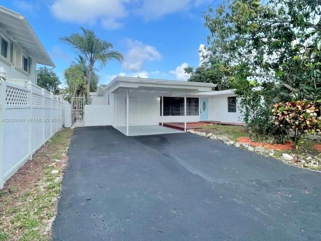 3 of 30 - 2430 Whale Harbor Lane, Fort Lauderdale, FL