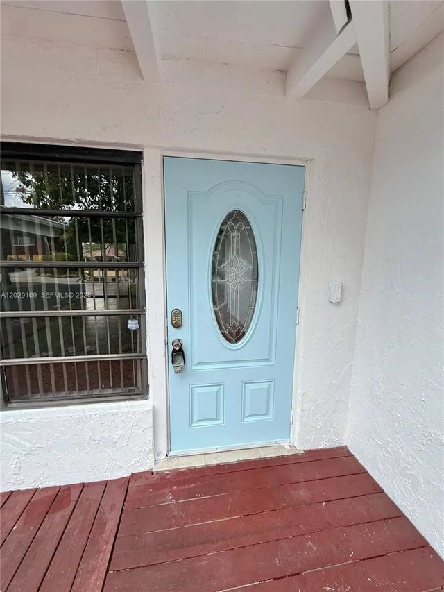4 of 30 - 2430 Whale Harbor Lane, Fort Lauderdale, FL