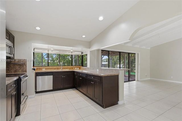 5 of 30 - 2430 Whale Harbor Lane, Fort Lauderdale, FL