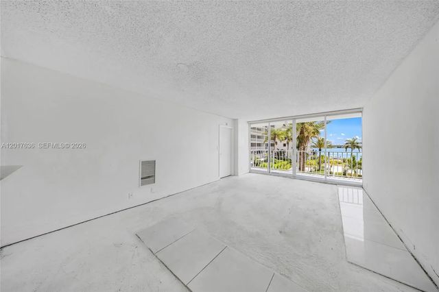 7601 E Treasure Drive #609, North Bay Village