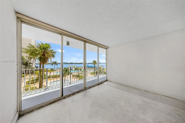 3 of 28 - 7601 E Treasure Drive #609, North Bay Village, FL