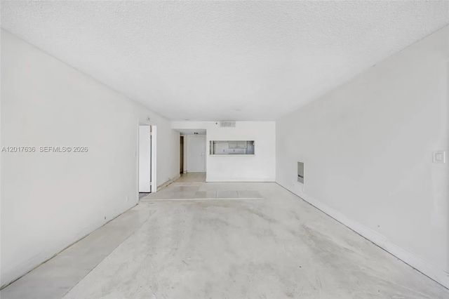 5 of 28 - 7601 E Treasure Drive #609, North Bay Village, FL