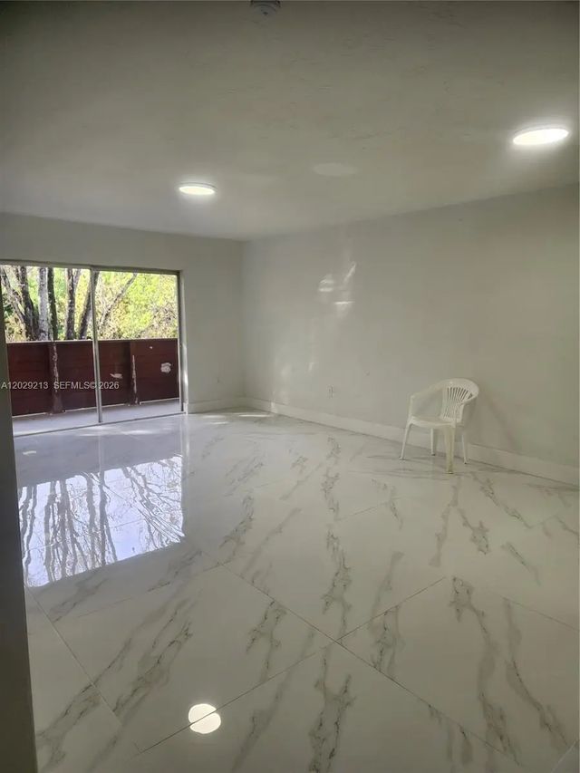 3 of 4 - 1205 Mariposa Avenue #304, Coral Gables, FL