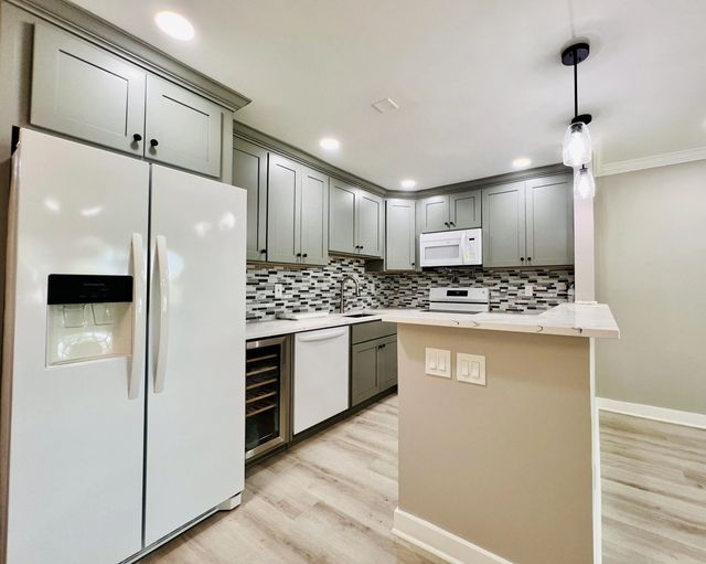 2 of 18 - 15 Bedford A, West Palm Beach, FL