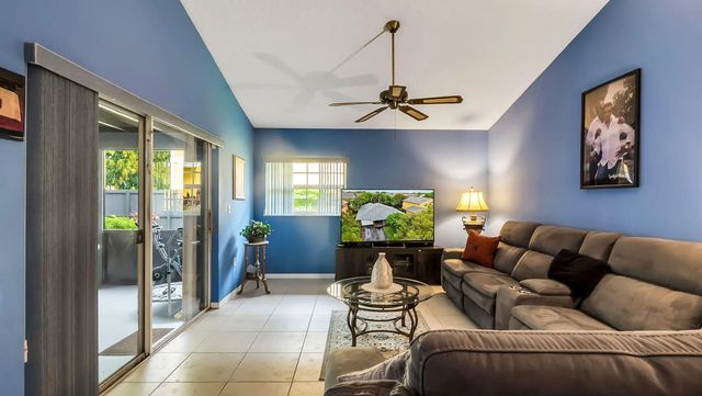 5 of 21 - 9720 Sw 12th Street, Pembroke Pines, FL