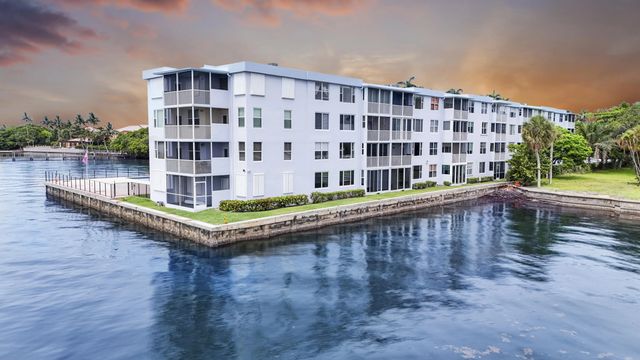 2 of 40 - 1820 New Palm Way #202, Boynton Beach, FL