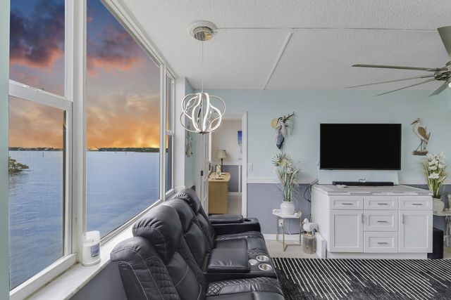 3 of 40 - 1820 New Palm Way #202, Boynton Beach, FL