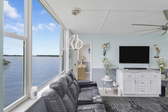 4 of 40 - 1820 New Palm Way #202, Boynton Beach, FL