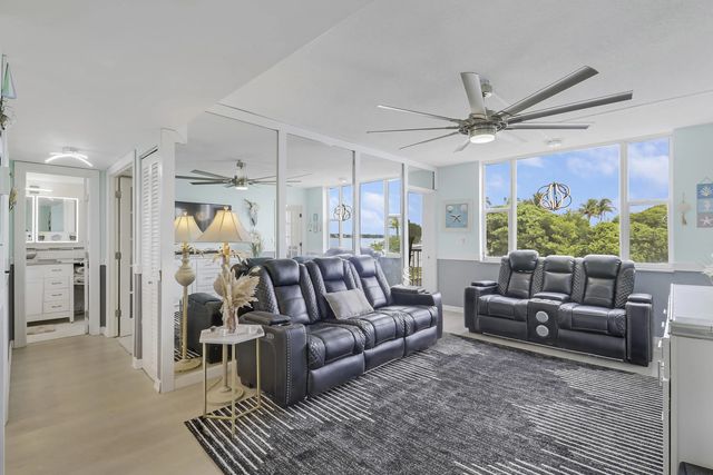 5 of 40 - 1820 New Palm Way #202, Boynton Beach, FL