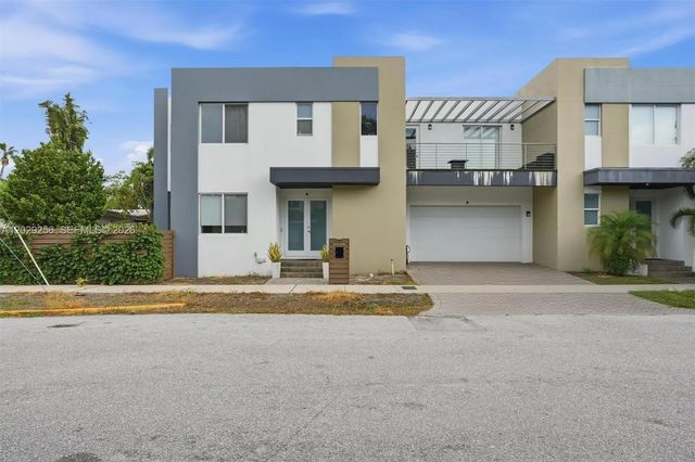 2 of 49 - 1417 Ne 17th Street, Fort Lauderdale, FL