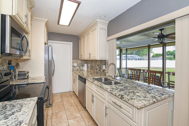 3 of 34 - 610 Nw Marion Avenue, Port St. Lucie, FL