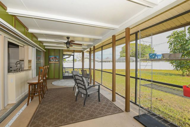 5 of 34 - 610 Nw Marion Avenue, Port St. Lucie, FL