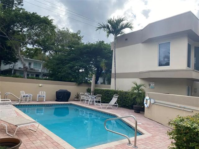 2 of 20 - 101 Se 15th Avenue #e, Fort Lauderdale, FL