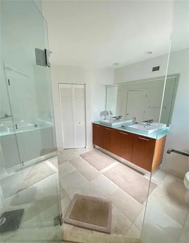 3 of 20 - 101 Se 15th Avenue #e, Fort Lauderdale, FL