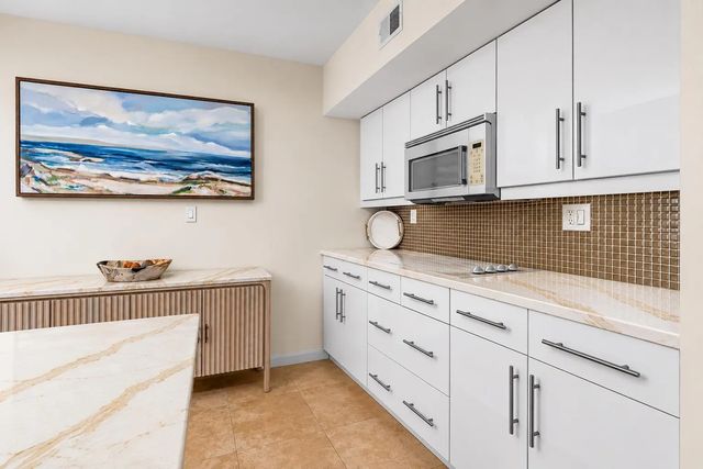 4 of 48 - 3200 Ne 36th Street #806, Fort Lauderdale, FL
