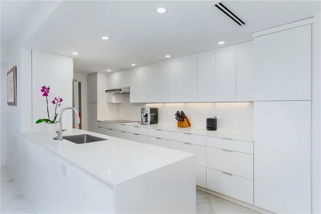 5 of 48 - 3200 Ne 36th Street #806, Fort Lauderdale, FL