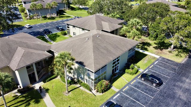 32 Lake Vista Trail #105, Port St. Lucie