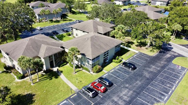 3 of 29 - 32 Lake Vista Trail #105, Port St. Lucie, FL