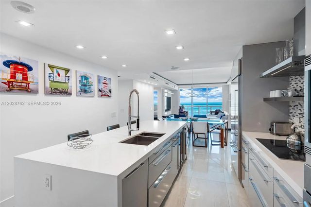 4 of 22 - 3801 Collins Avenue #703, Miami Beach, FL