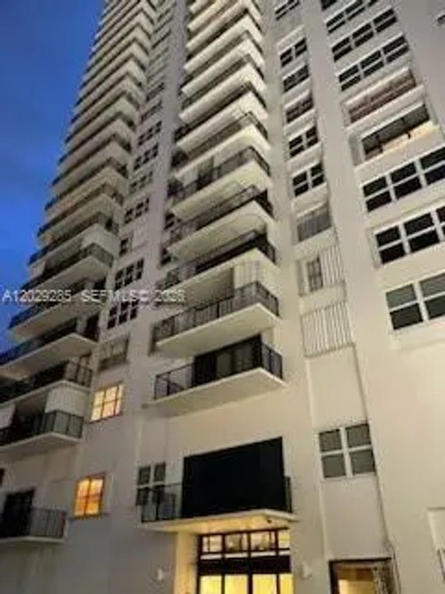 2101 S Ocean Drive #306, Hollywood