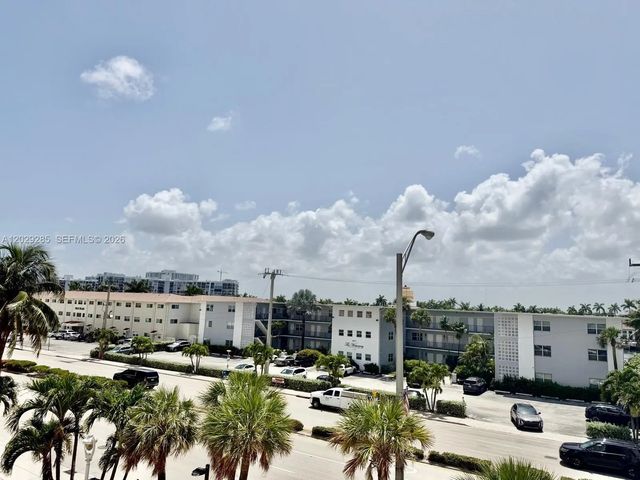 5 of 10 - 2101 S Ocean Drive #306, Hollywood, FL