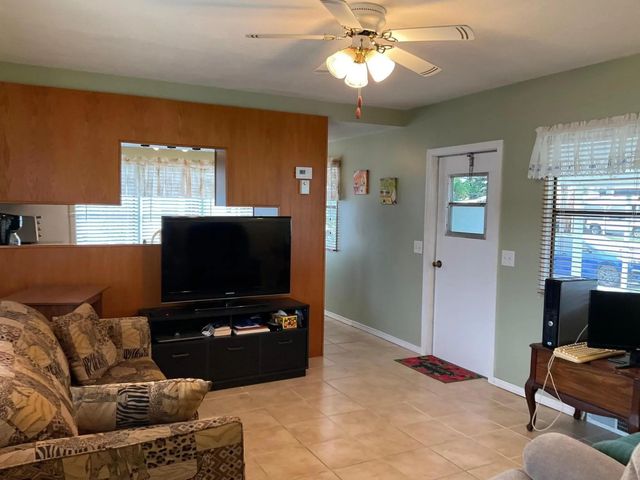 4 of 10 - 1601 Us, Okeechobee, FL