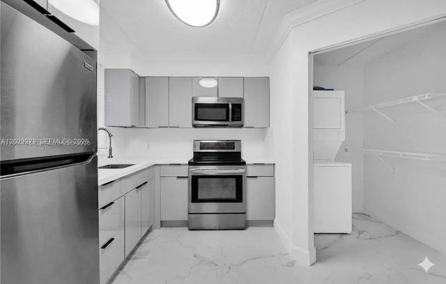 4 of 27 - 6135 Nw 186th Street #202, Hialeah, FL