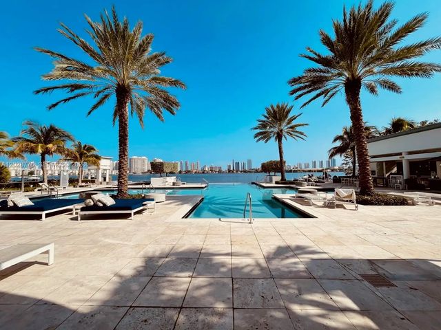 17111 Biscayne Boulevard #208, North Miami Beach