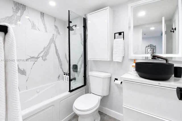 4 of 16 - 19201 Collins Avenue #916, Sunny Isles Beach, FL