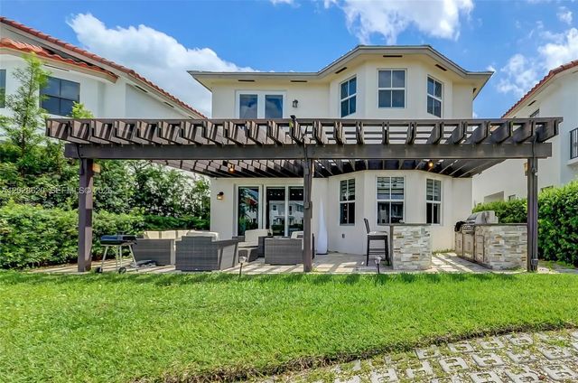 10555 Nw 69th Terrace, Doral
