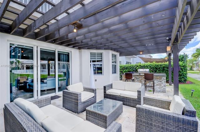3 of 44 - 10555 Nw 69th Terrace, Doral, FL