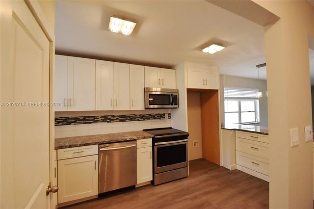 3 of 25 - 6080 Nw 44th Street #201, Lauderhill, FL