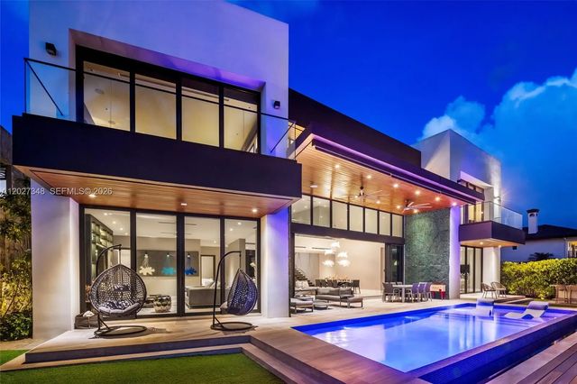 2 of 62 - 16470 Ne 30th Avenue, North Miami Beach, FL