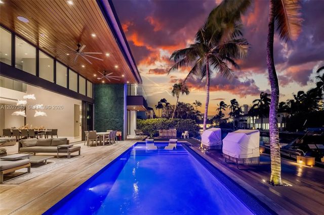 3 of 62 - 16470 Ne 30th Avenue, North Miami Beach, FL
