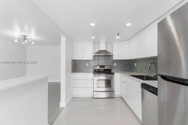 17890 W Dixie Hwy 501 Highway #501, North Miami Beach