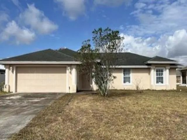 1944 Sw Breezeway Street, Port St. Lucie