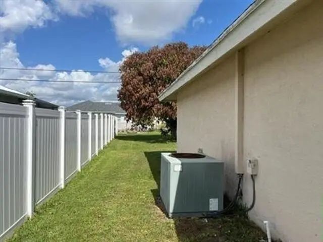 3 of 13 - 1944 Sw Breezeway Street, Port St. Lucie, FL