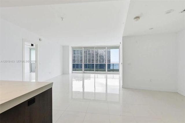 3 of 28 - 200 Biscayne Boulevard Way #4904, Miami, FL
