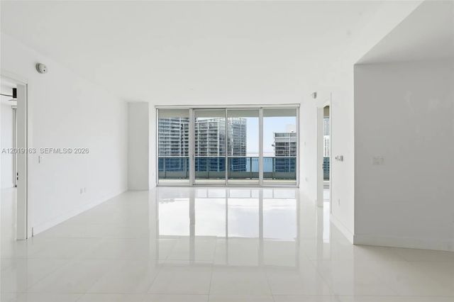 4 of 28 - 200 Biscayne Boulevard Way #4904, Miami, FL