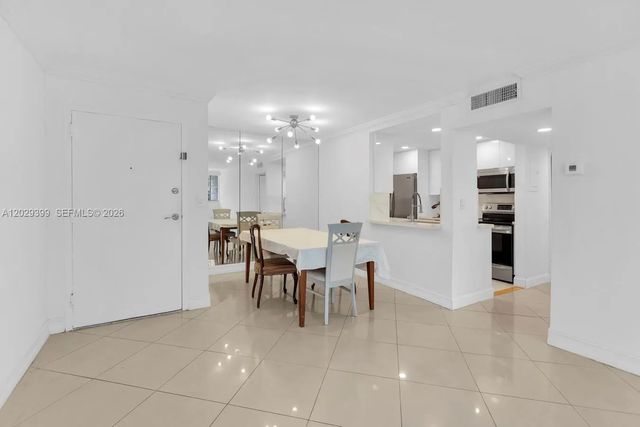 4 of 37 - 16518 Ne 26th Avenue #202, North Miami Beach, FL
