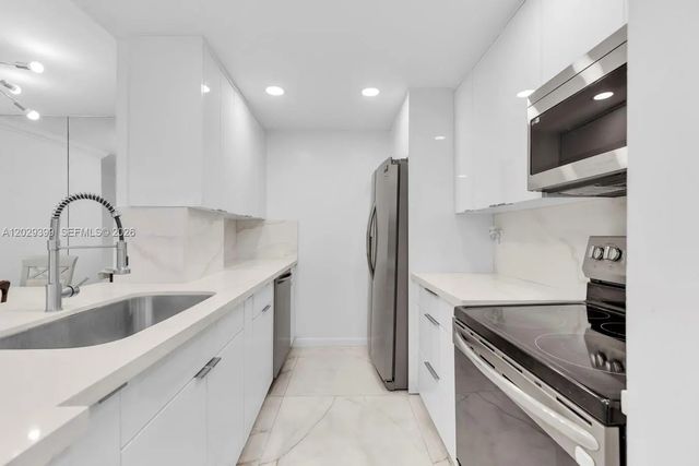 5 of 37 - 16518 Ne 26th Avenue #202, North Miami Beach, FL