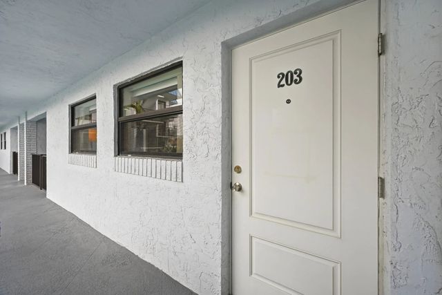 3 of 45 - 1975 Se 3rd Street #203, Deerfield Beach, FL