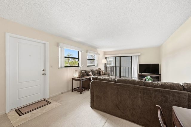 4 of 45 - 1975 Se 3rd Street #203, Deerfield Beach, FL