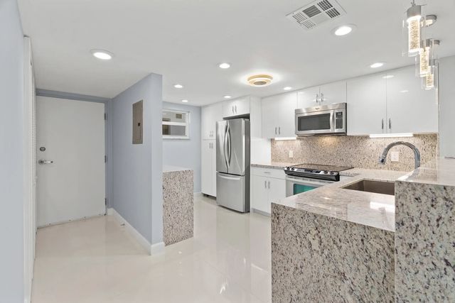 5 of 53 - 3580 S Ocean Boulevard #8b, South Palm Beach, FL