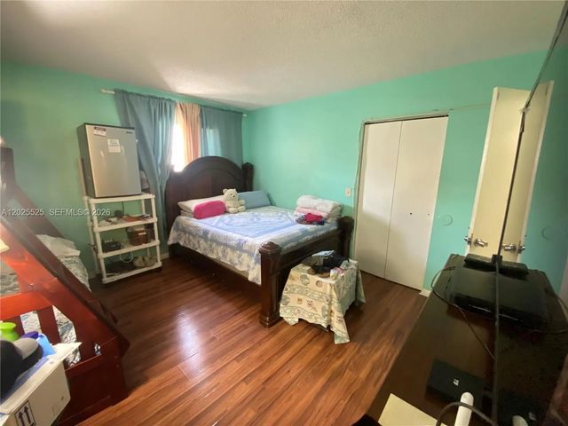 5 of 11 - 1702 S Dixie Highway #15, Lake Worth, FL