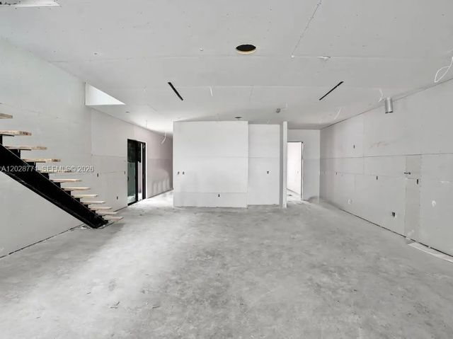 4 of 10 - 707 Ne 7th Avenue, Fort Lauderdale, FL