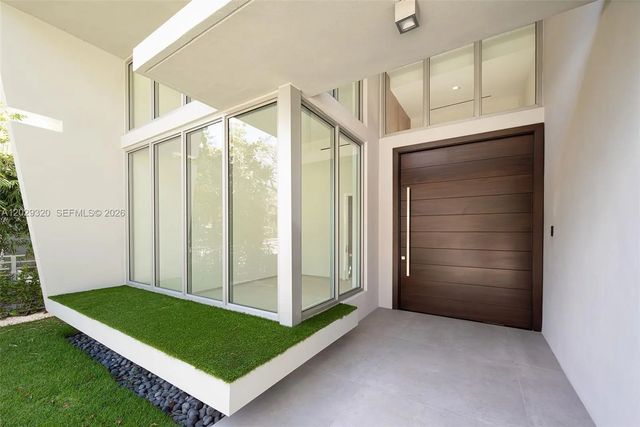 5 of 82 - 2100 S Miami Avenue, Miami, FL