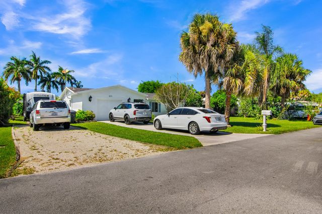 3 of 25 - 3079 Indian Trail, Lake Worth, FL