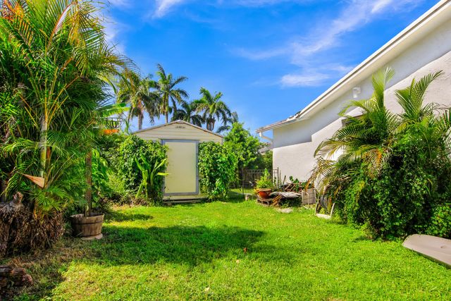 4 of 25 - 3079 Indian Trail, Lake Worth, FL
